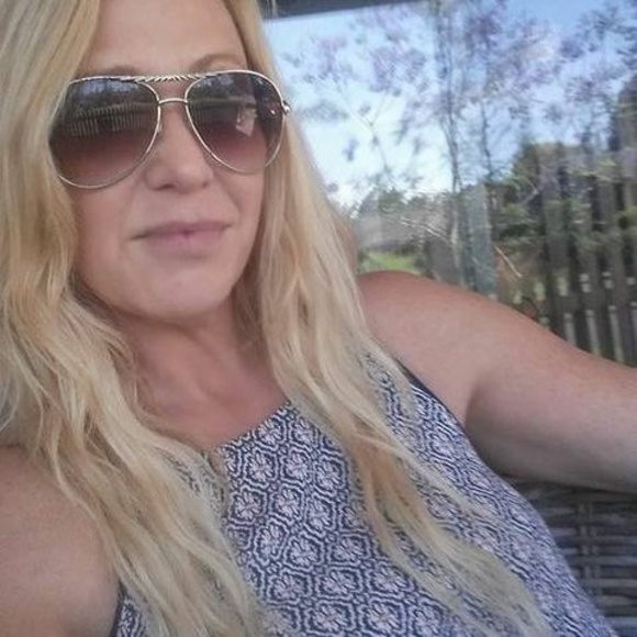 Profile Picture of Christina Wright (@70crsy) on Poshmark