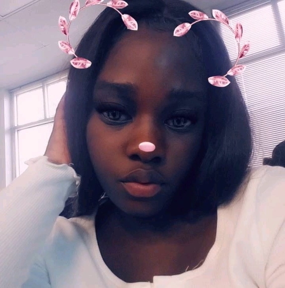 Profile Picture of Maymay Boo (@maymayclerisier) on Poshmark