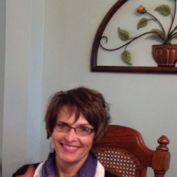 Profile Picture of Julie Wiemann (@jwiemann) on Poshmark