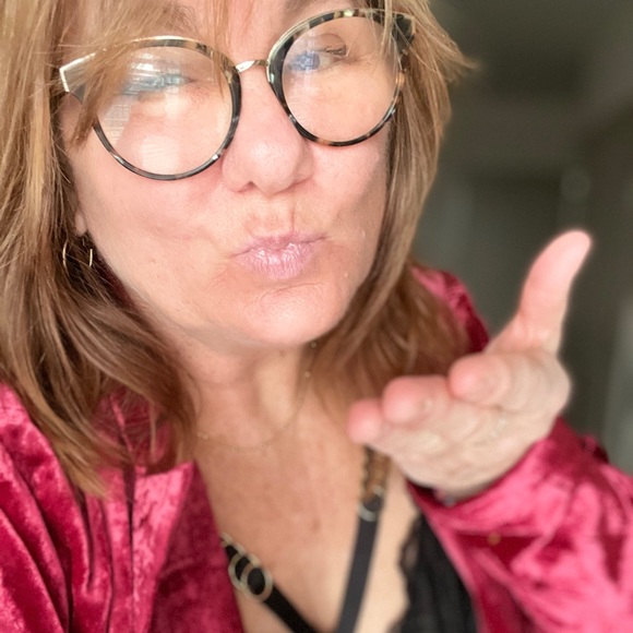 Profile Picture of Mary Wyatt (@marywyatt2021) on Poshmark