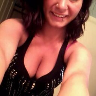 Profile Picture of Samantha Leet (@sammibaby_13) on Twitter