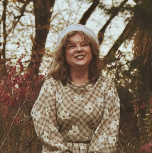 Xiola Etherington - Poshmark Profile Picture of Xiola Etherington (@xiolae) on Poshmark