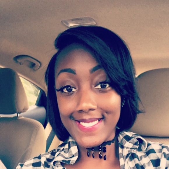 Profile Picture of Shauntae Bridgers (@tae914) on Poshmark