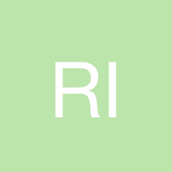 Profile Picture of Rajlaxmi Iyer (@rajiiyer02) on Poshmark