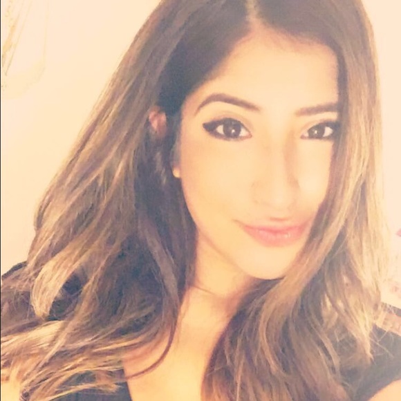 Profile Picture of Gracia Gamarra (@graciastar) on Poshmark