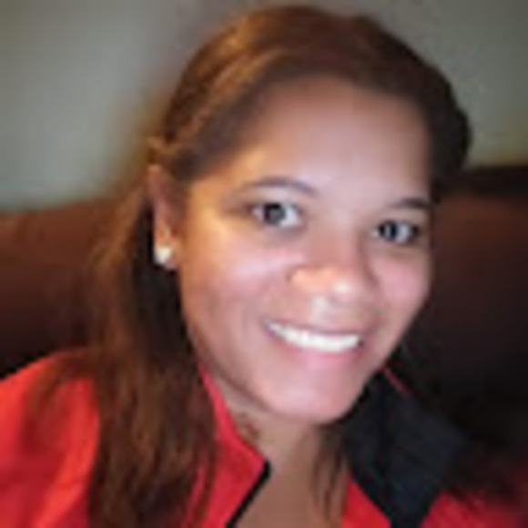 Profile Picture of Vanessa Mota (@vmota46) on Poshmark