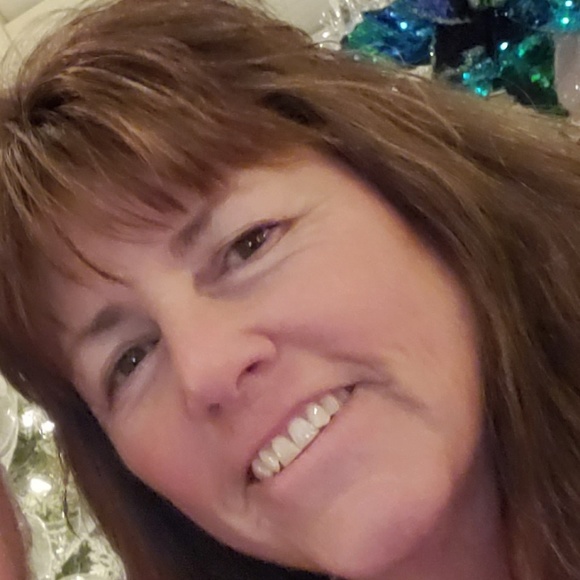 Profile Picture of Dena Jackels (@djackels) on Poshmark