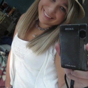 Profile Picture of Hunter Nicole. (@hunter.nicole) on Myspace