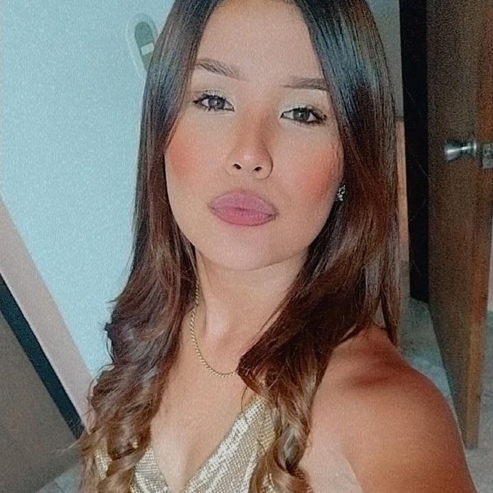 Profile Picture of hillary ferre (@hillaryferre) on Tiktok