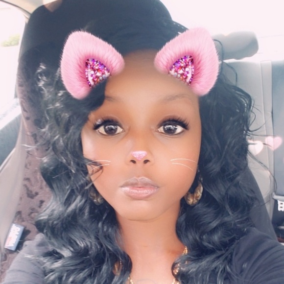 Profile Picture of Brittney Simon (@bsimon91) on Poshmark