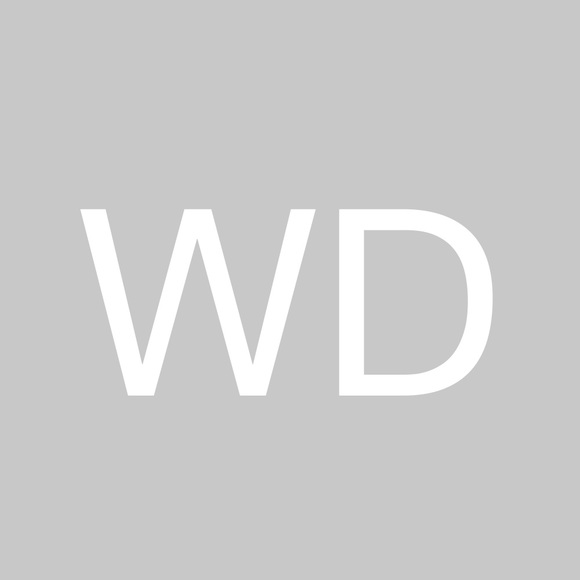 Profile Picture of Wenting Deng (@eustis) on Poshmark
