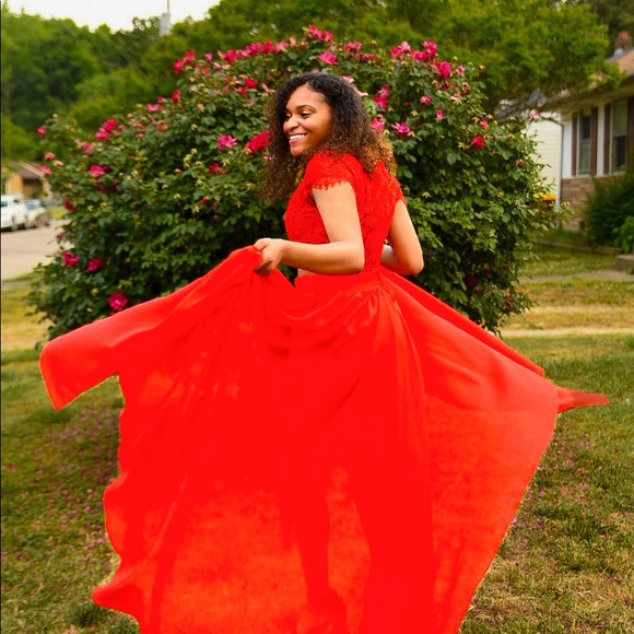 Profile Picture of Shania Johnson (@muahbxtee18) on Poshmark