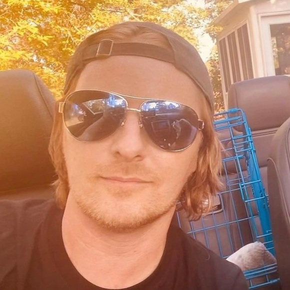 Profile Picture of Jeremy Barbagallo (@jeremy06107) on Poshmark