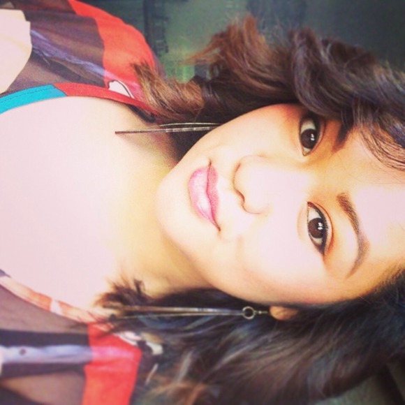 Profile Picture of Dianna Almarez (@missalmarez) on Poshmark