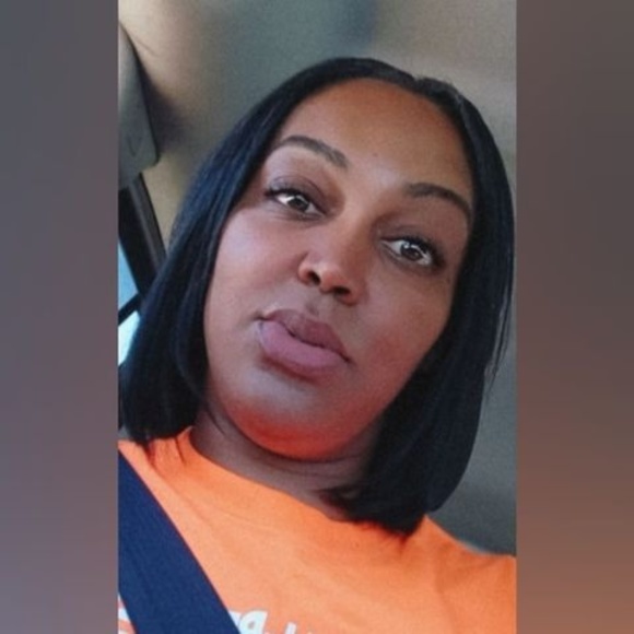 Profile Picture of Jamiara Richardson-gwynn (@jayegwynn) on Poshmark