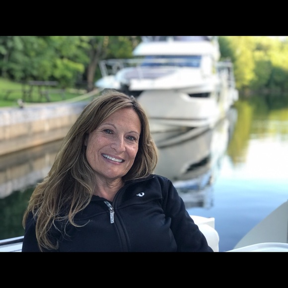 Profile Picture of Michele Carson (@michelecarson) on Poshmark