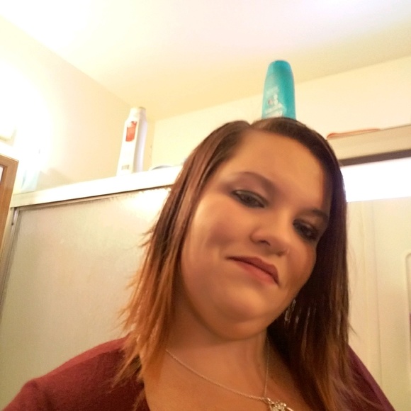Profile Picture of Cybrena Scaff (@cscaff89) on Poshmark