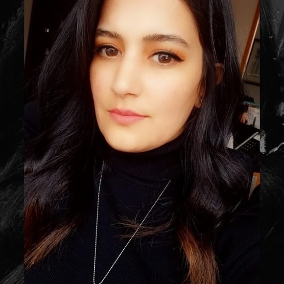 Profile Picture of Huda Ahmed (@huda_adel2003) on Poshmark