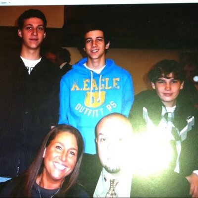 Profile Picture of Austin Shivers (@YourWelcomeHO) on Twitter