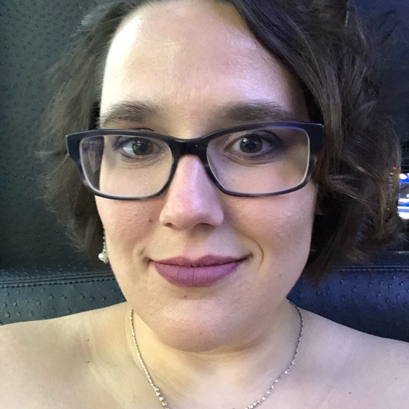 Profile Picture of Jessica Wieckowski (@jess_wick) on Poshmark