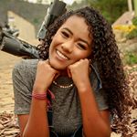 Profile Picture of · CAROL FARIAS· (@anacarolynii) on Instagram