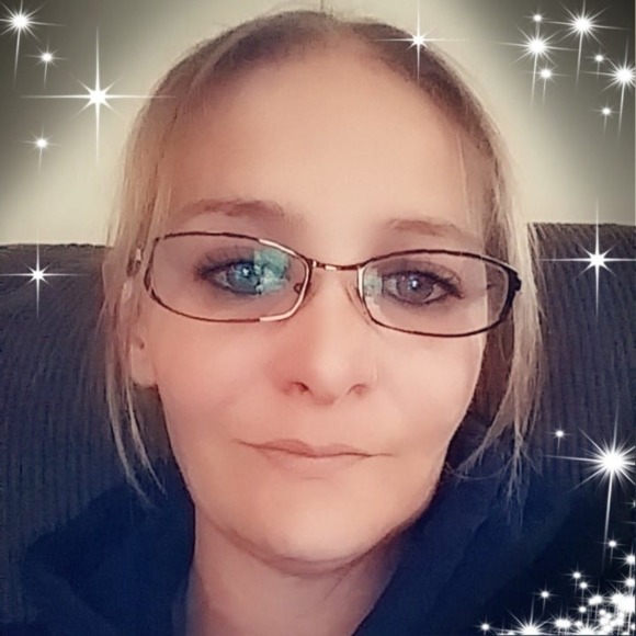 Profile Picture of Jessica Bolduc (@jessbl75) on Poshmark