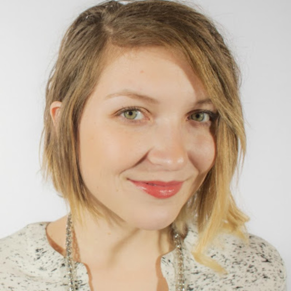 Profile Picture of Cassandra Dowell (@cassandradowell) on Poshmark