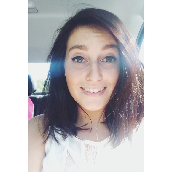 Profile Picture of Kristen Bottomley (@kcbottomley) on Poshmark