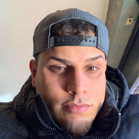 Profile Picture of Cristian Colon (@krizbarber) on Poshmark