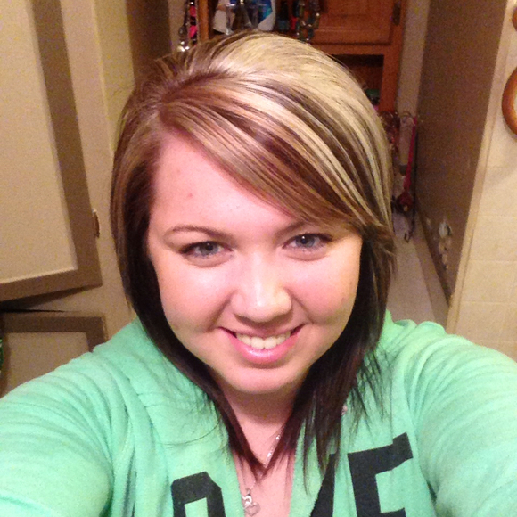 Profile Picture of Erica Stuart (@estuart11) on Poshmark