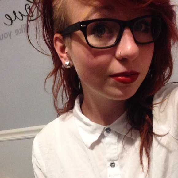 Profile Picture of Molly Mertus (@mmertus16) on Poshmark