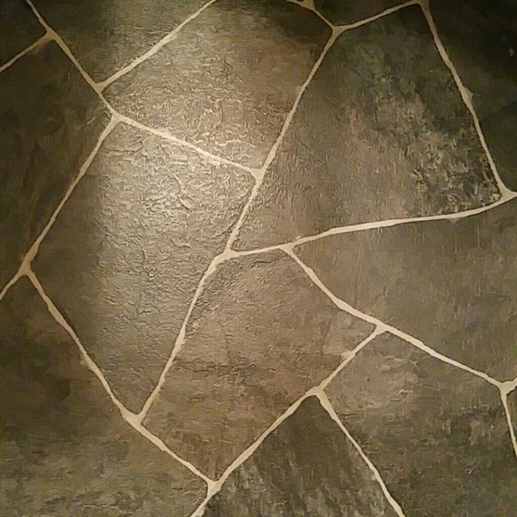 Profile Picture of Kevin Neidecker (@kevbear04) on Poshmark