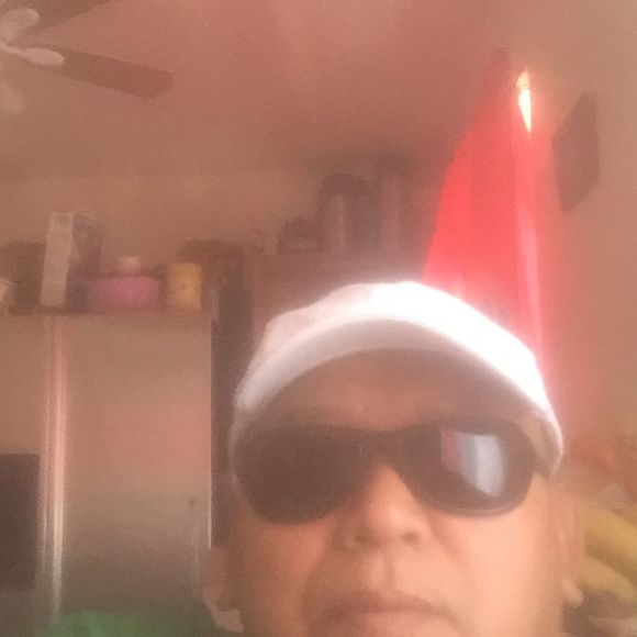 Profile Picture of Juan Manueles (@juanmanueles) on Poshmark
