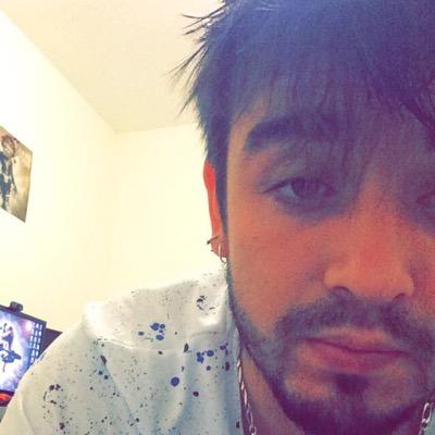 Profile Picture of Simon (@MouchouSimon) on Twitter