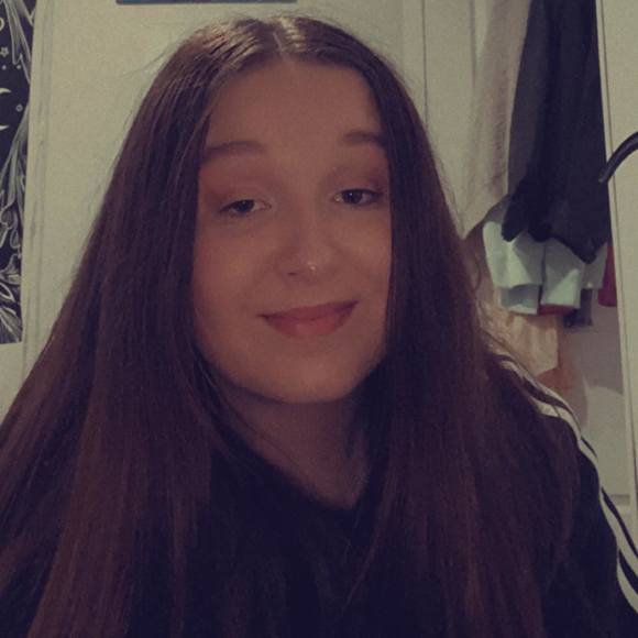 Profile Picture of Gracie Woolam (@graciewoolam) on Poshmark