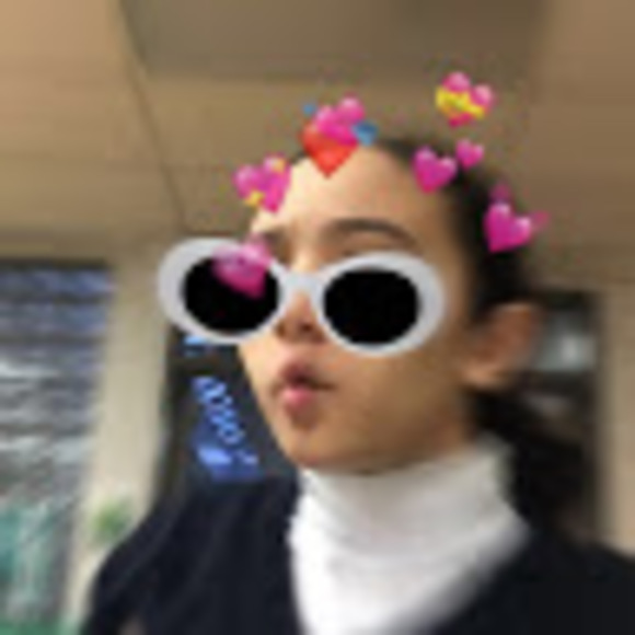 Profile Picture of Arwa Benttoumi (@arwabenttoumi) on Poshmark