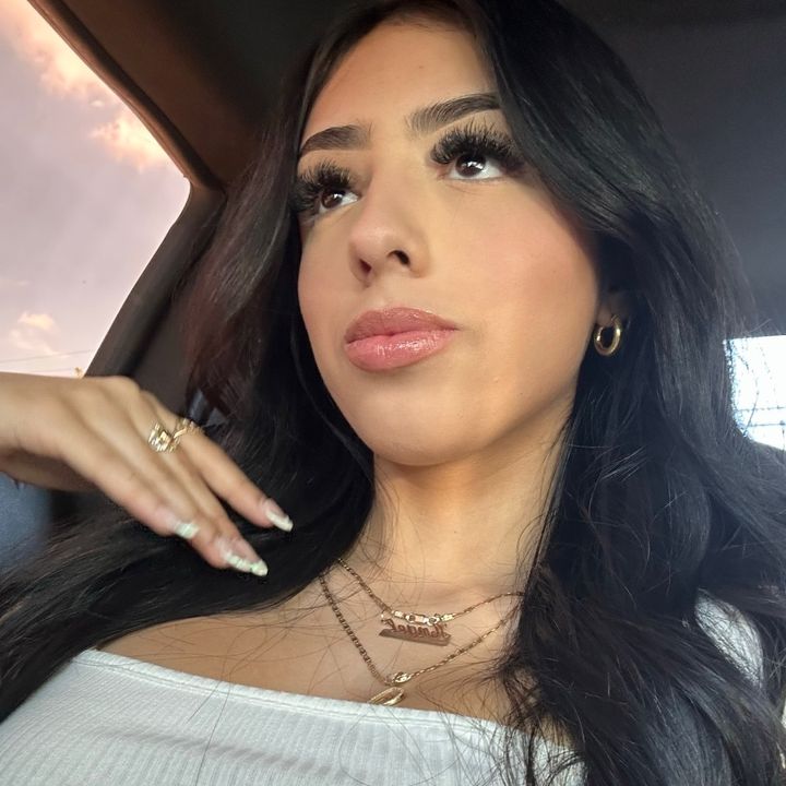 Profile Picture of catherin (@catherinbaeee) on Tiktok