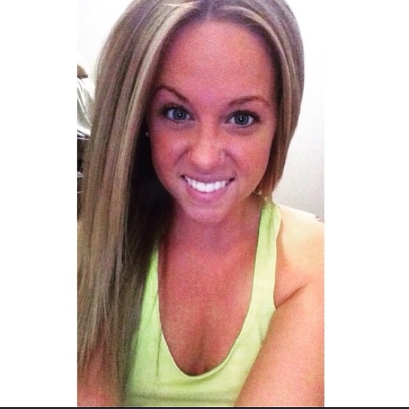 Profile Picture of Christine Kowalski (@ckowalski23) on Poshmark