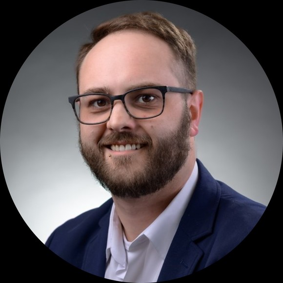 Profile Picture of Joshua Bennett (@ftjoshb) on Poshmark