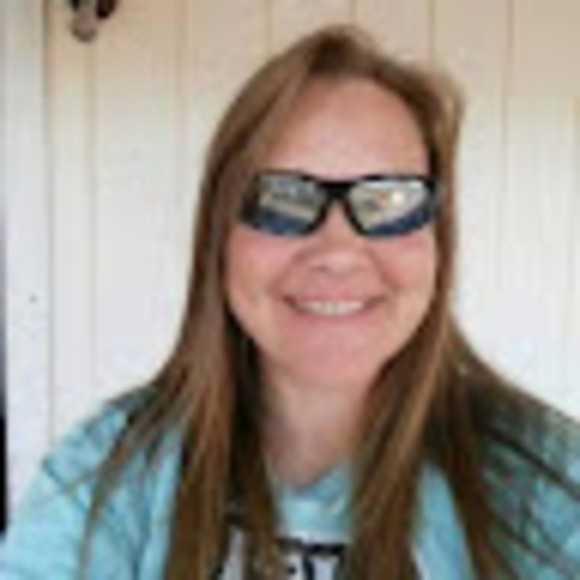 Profile Picture of Nicole Rhoades (@tiggerlove73) on Poshmark
