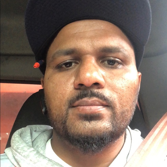 Profile Picture of Ibrar Bhutta (@ibrarbhutta) on Poshmark