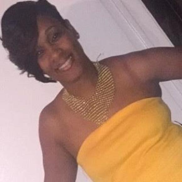 Profile Picture of Tanisha Wright (@tanishawright) on Poshmark