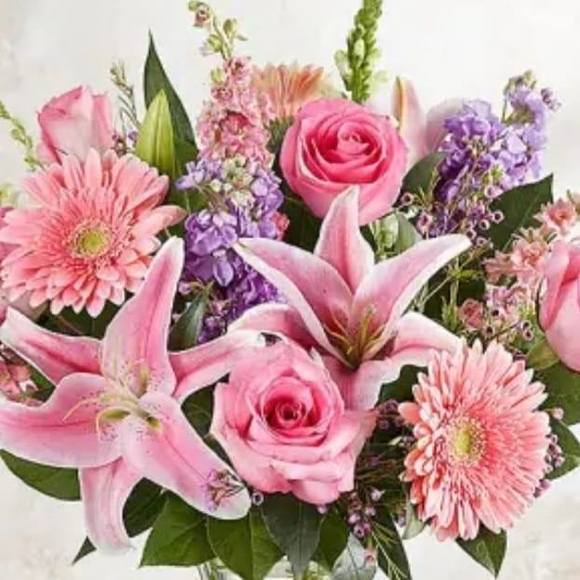 Profile Picture of Maureen Magori (@ryniemo) on Poshmark