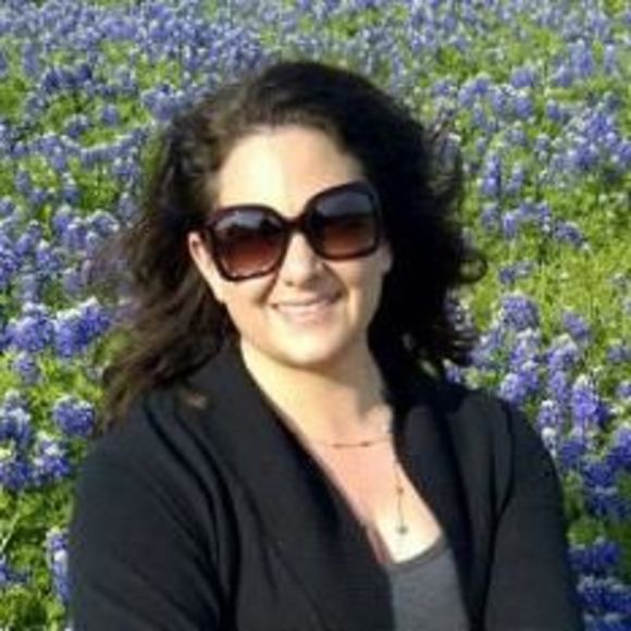 Profile Picture of Paula Stout (@paula_stout) on Poshmark