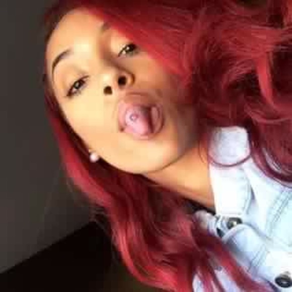 Profile Picture of Steff Bulinski (@steffrose15) on Poshmark