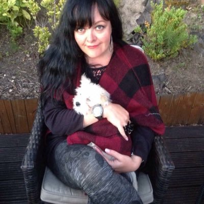 Profile Picture of Samantha Leys (@magentamorticia) on Twitter