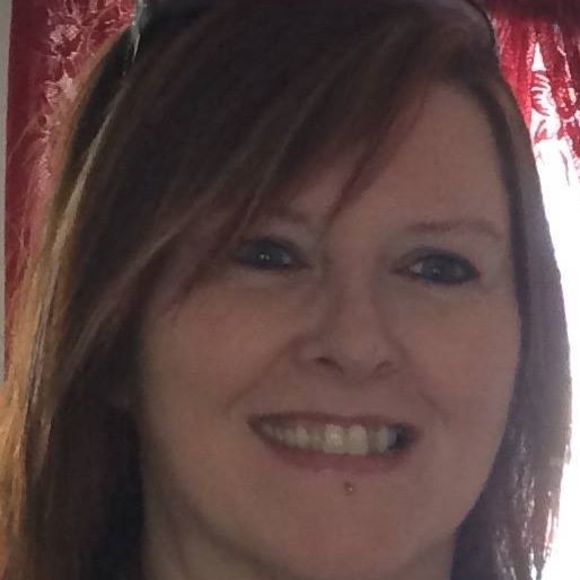 Profile Picture of Karen Loder (@karen_loder) on Poshmark