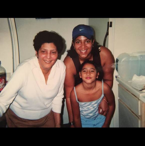 Profile Picture of Chantal Farinas (@chantii350) on Poshmark