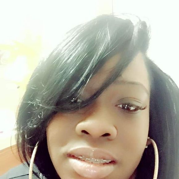 Lakeeva High - Poshmark Profile Picture of Lakeeva High (@queenkeev) on Poshmark