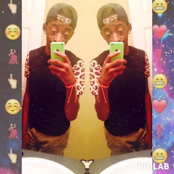 Profile Picture of Danny Savage (@slimmyslim) on Poshmark